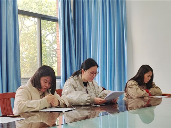 D:\办公室\党务\表彰、考核\考核党组织\2022学年\述职评议照片\IMG_20230322_092001.jpg